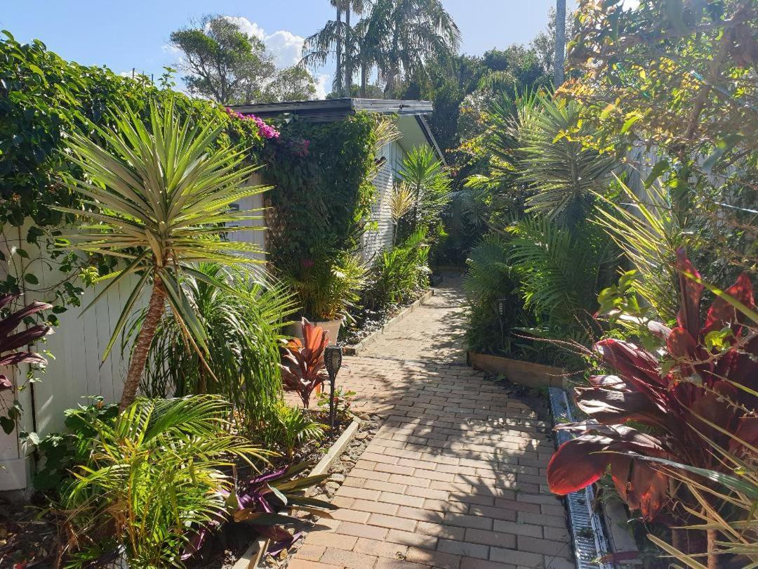 Homestyle Hostel - 18-36Yrs Калундра Екстериор снимка