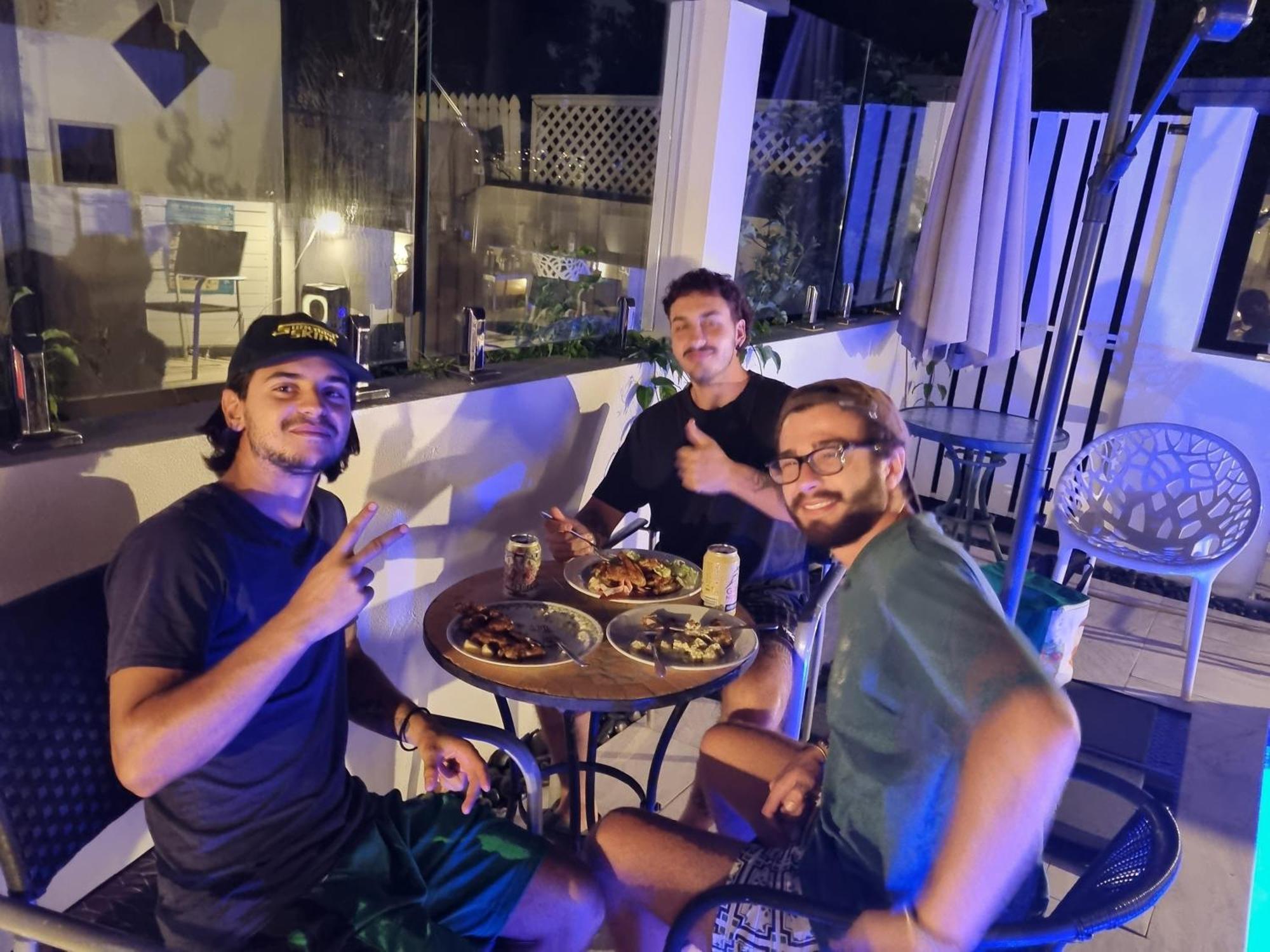 Homestyle Hostel - 18-36Yrs Калундра Екстериор снимка