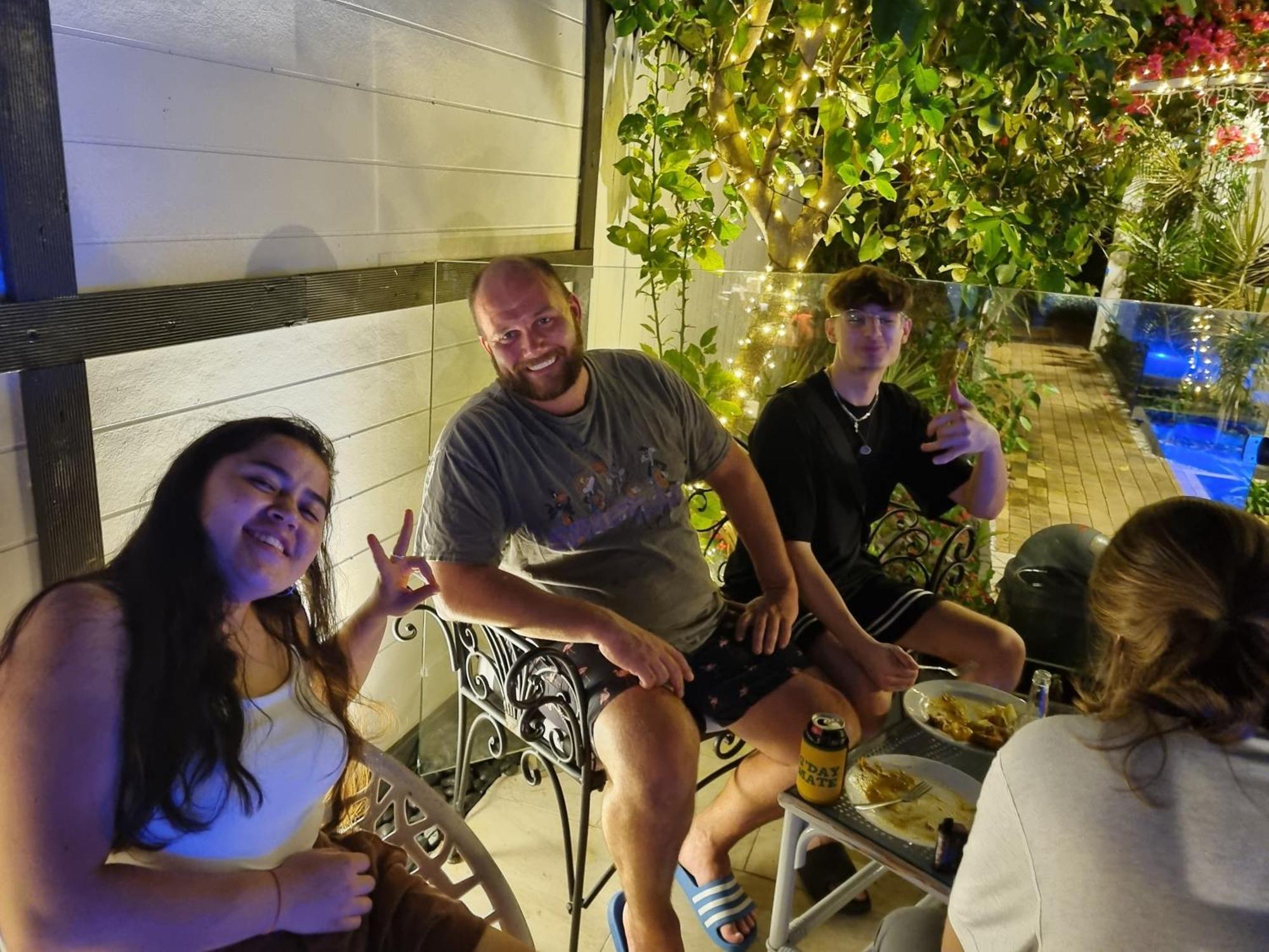 Homestyle Hostel - 18-36Yrs Калундра Екстериор снимка